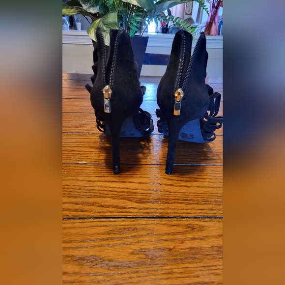 Jessica Simpson heels - Picture 2 of 3